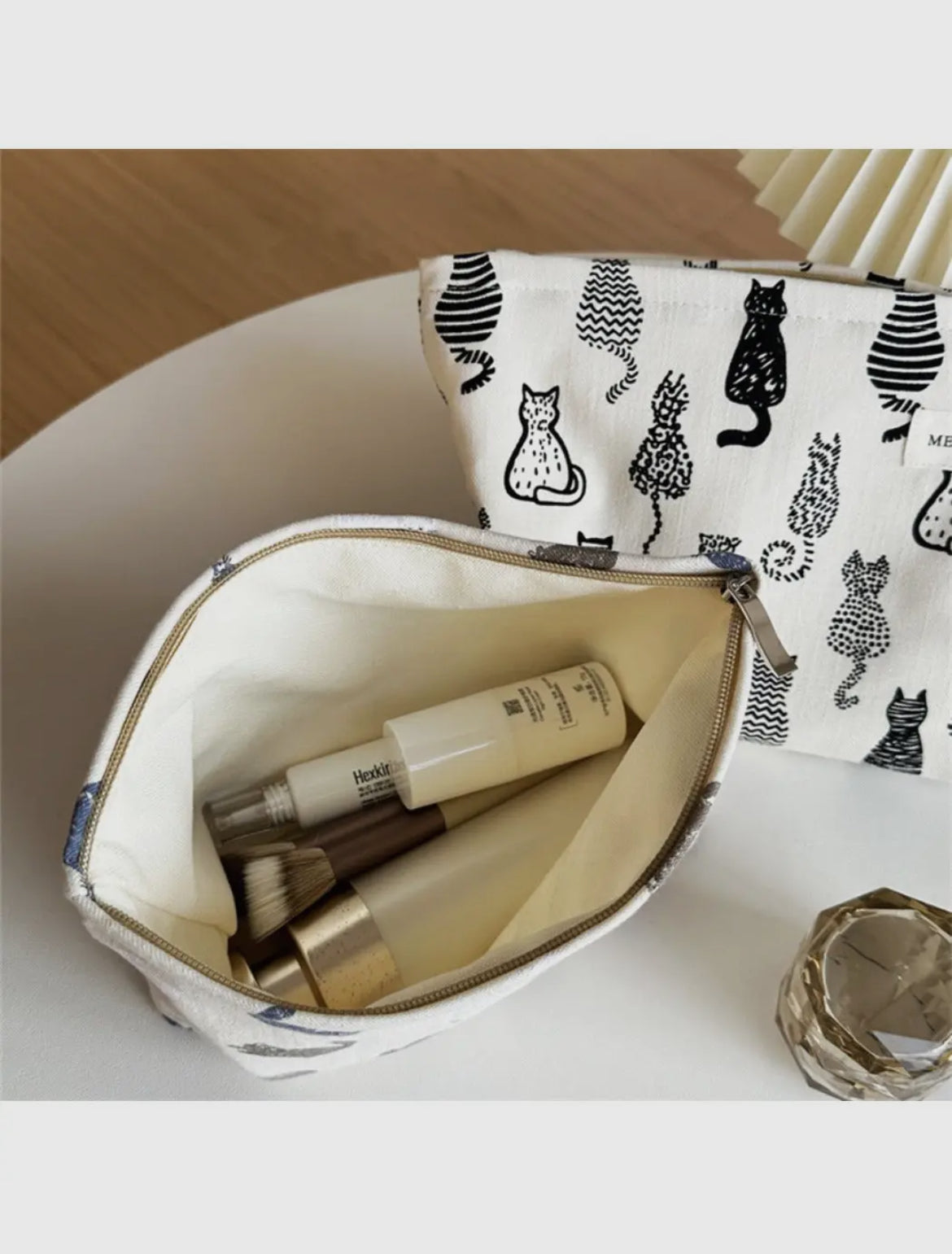 Sac de rangement portable en velours côtelé à motif Chats: noir et blanc
