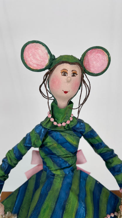 LA SOURIS VERTE (sur balançoire)