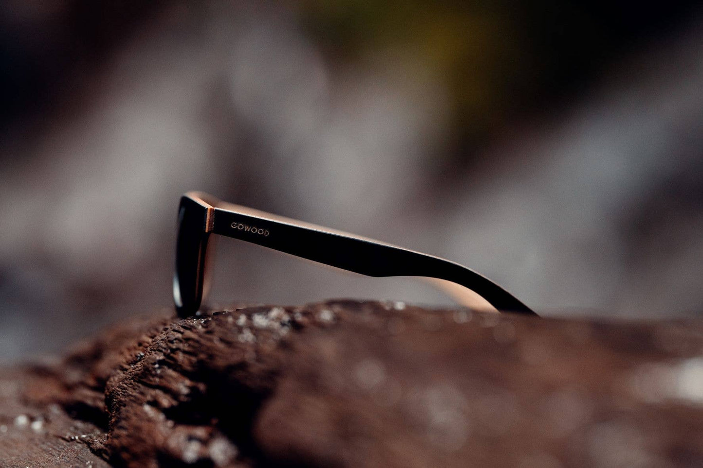 Lunettes de soleil en érable noir canadien avec verres polarisés noirs