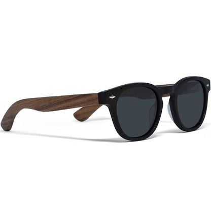 Lunettes de soleil rondes en bois de noyer avec verres polarisés noirs