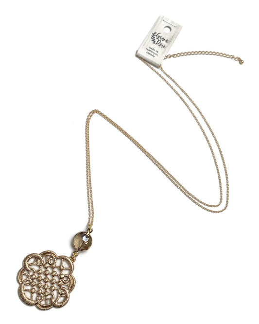 Collier pendentif en cristal filigrane en dentelle or mat minimaliste